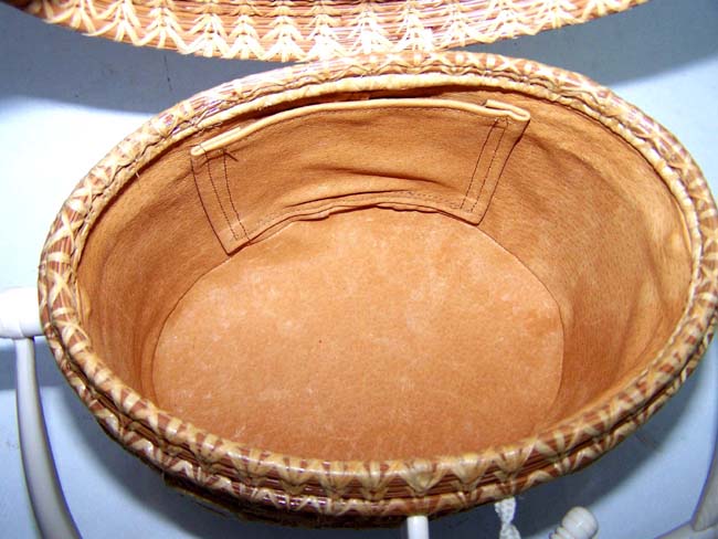 A Magnificent Handcrafted Contemporary Mattapoisett "Seaweed" Basket by noted Chatham artist Kathy Campbell. — image 9